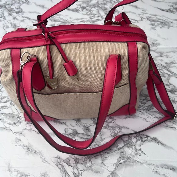 London Fog Signature lock and key Bag - Picture 2 of 6